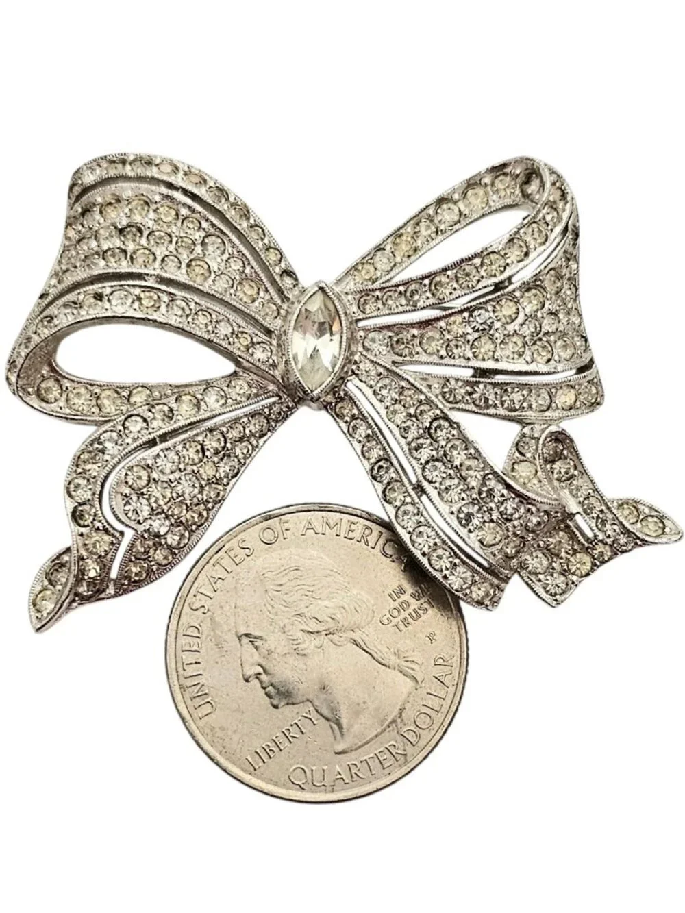 Unbranded silver tone